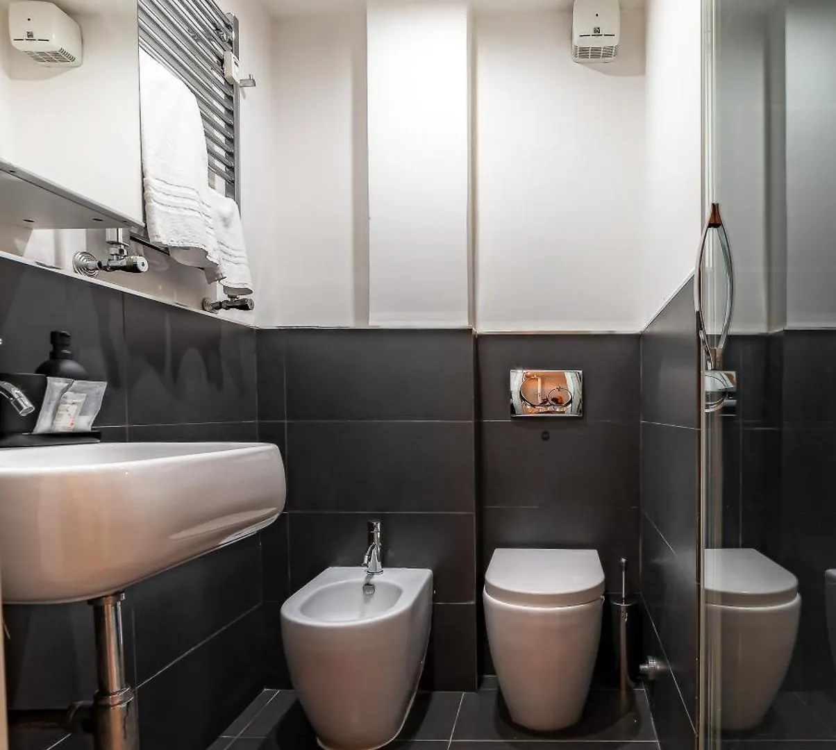 Guest house Azzurra B&B - Metro Lodi Rome
