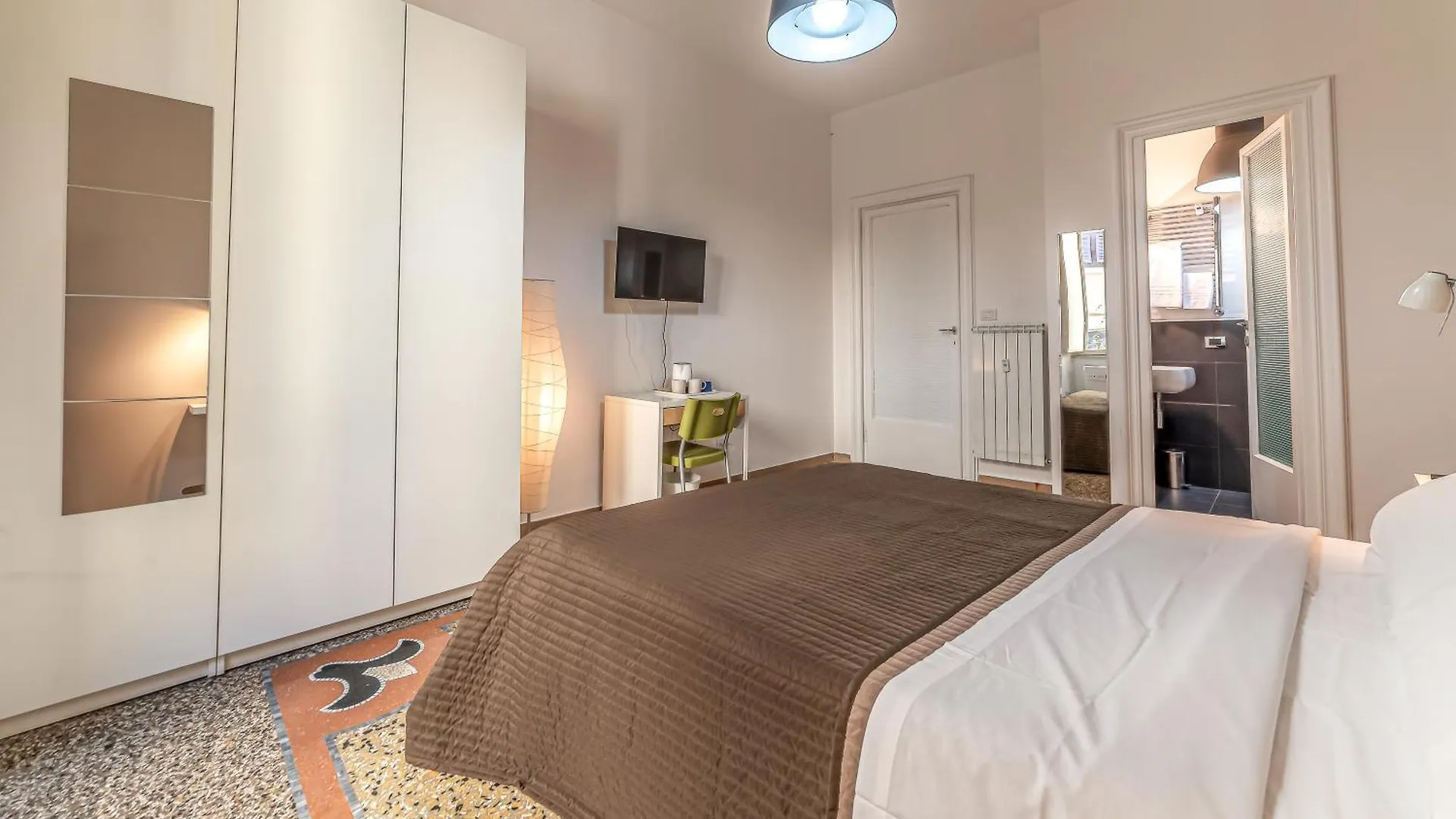 Affittacamere Azzurra B&B - Metro Lodi Roma